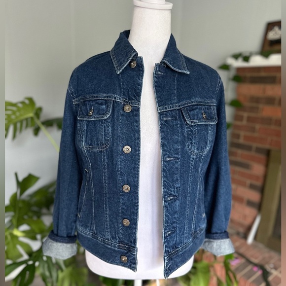 🛍️ Tommy Hilfiger 100% Cotton denim jacket size SP (pit to pit 17 inches) - Picture 1 of 9